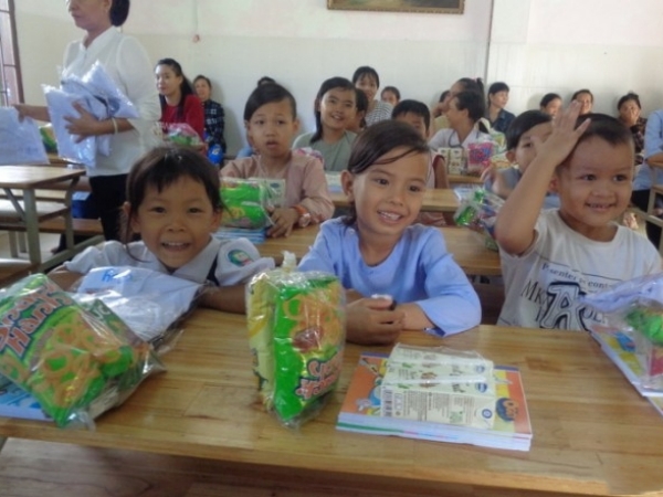 A&L donated the student supplies and lights to 5 primary schools in Vietnam